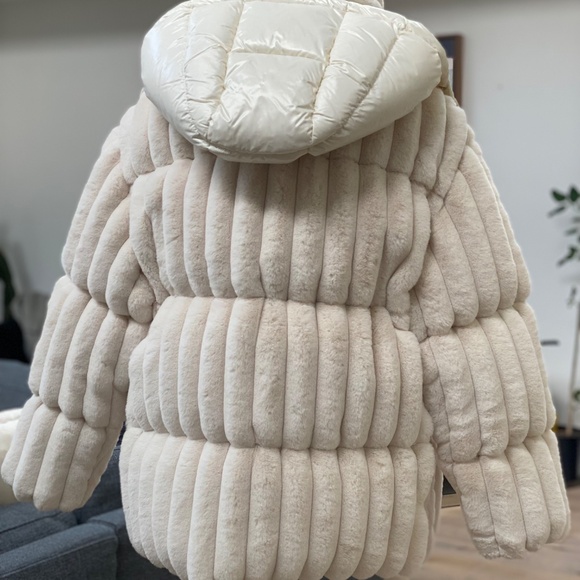 Women's Moncler Fare Quilted Faux Fur Jacket - Picture 3 of 11